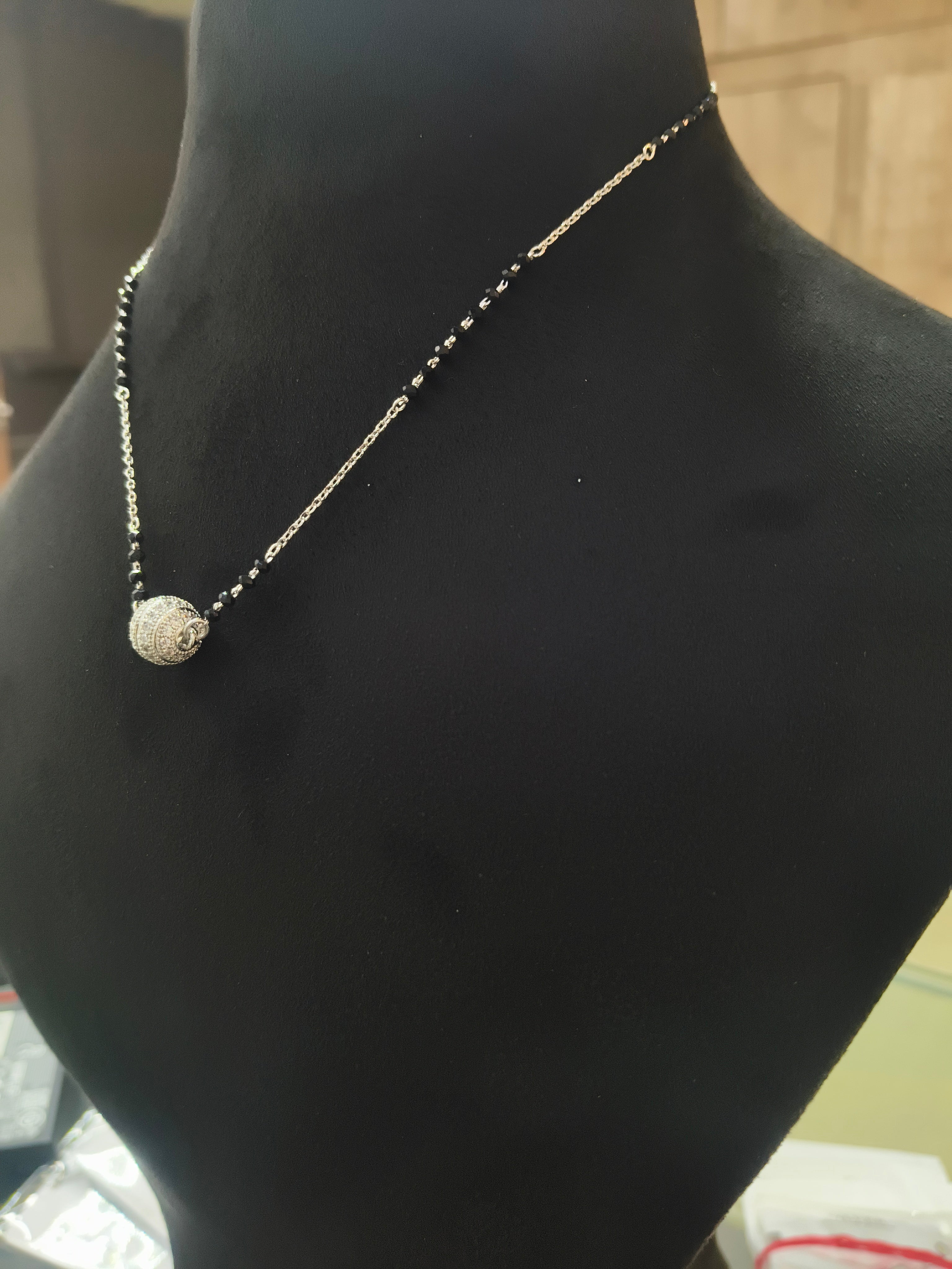 "शुद्ध चाँदी" Madhuri Dixit Mangalsutra