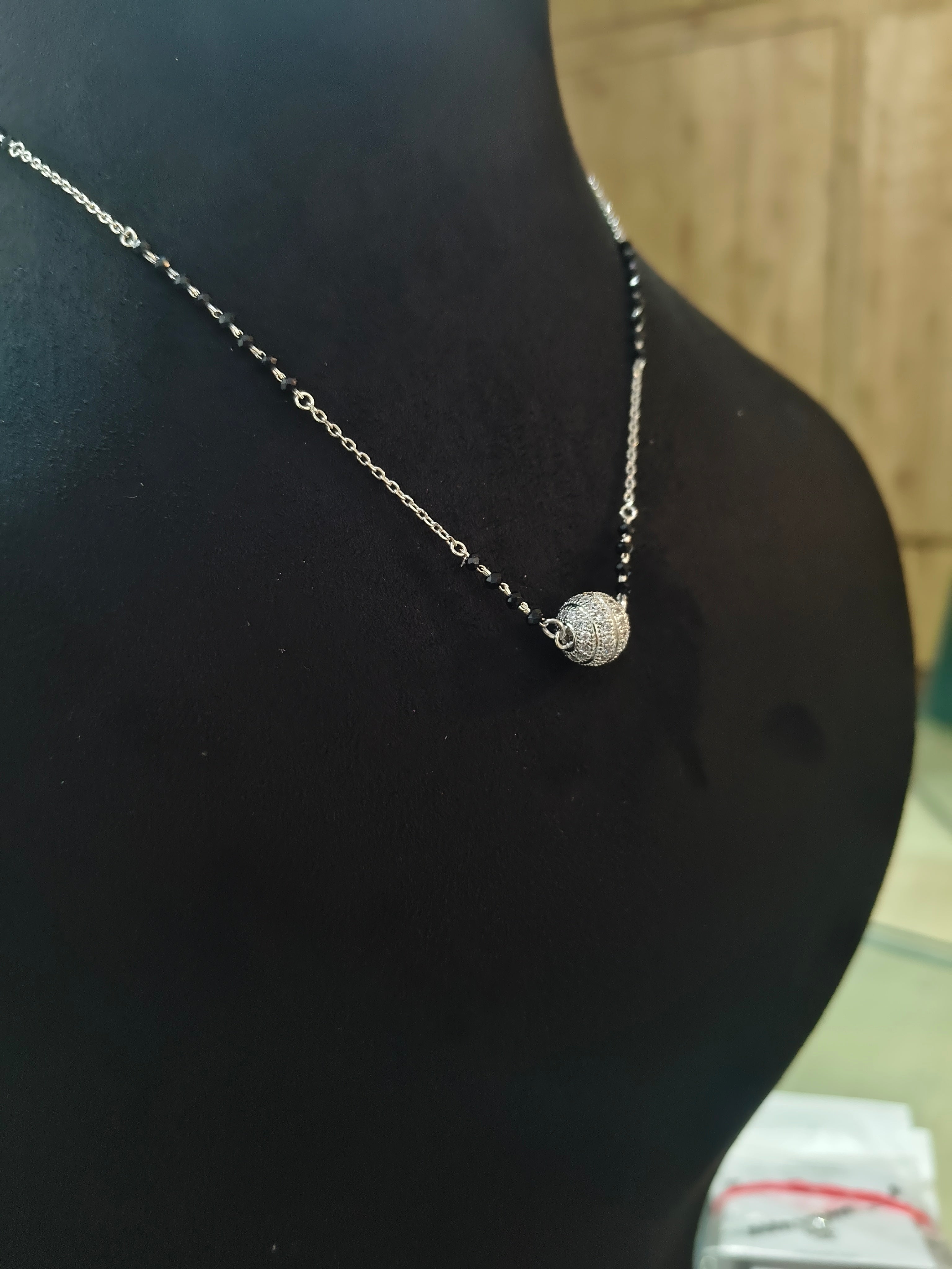 "शुद्ध चाँदी" Madhuri Dixit Mangalsutra