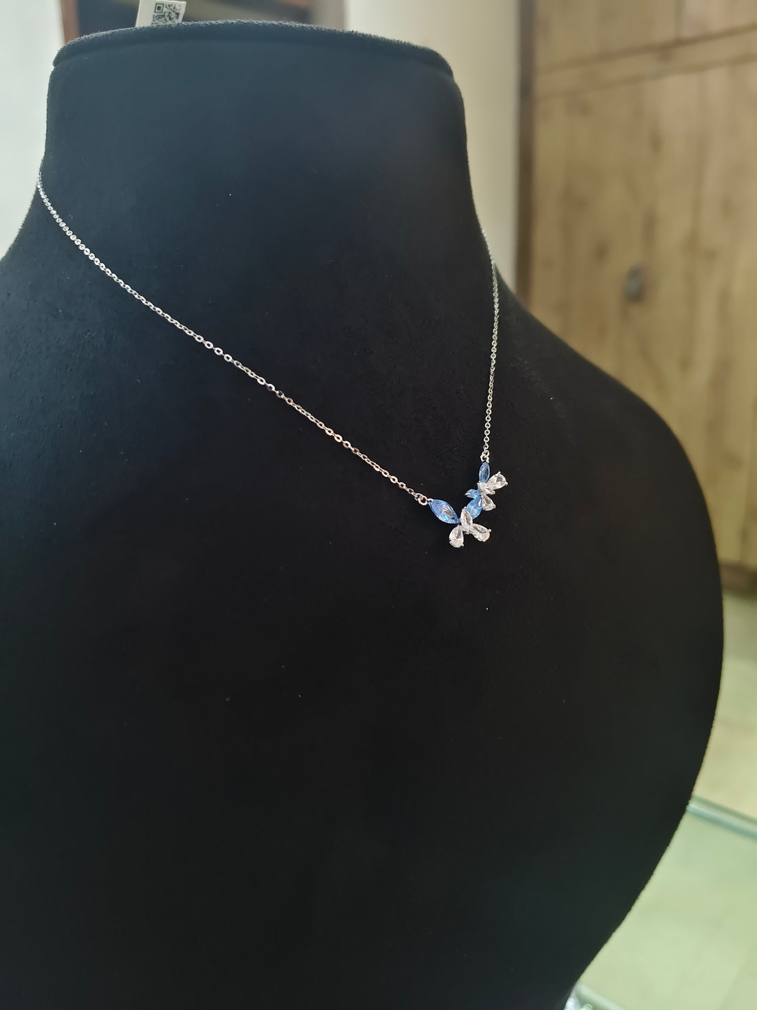 "शुद्ध चाँदी" Blue Sapphire Chain Pendant