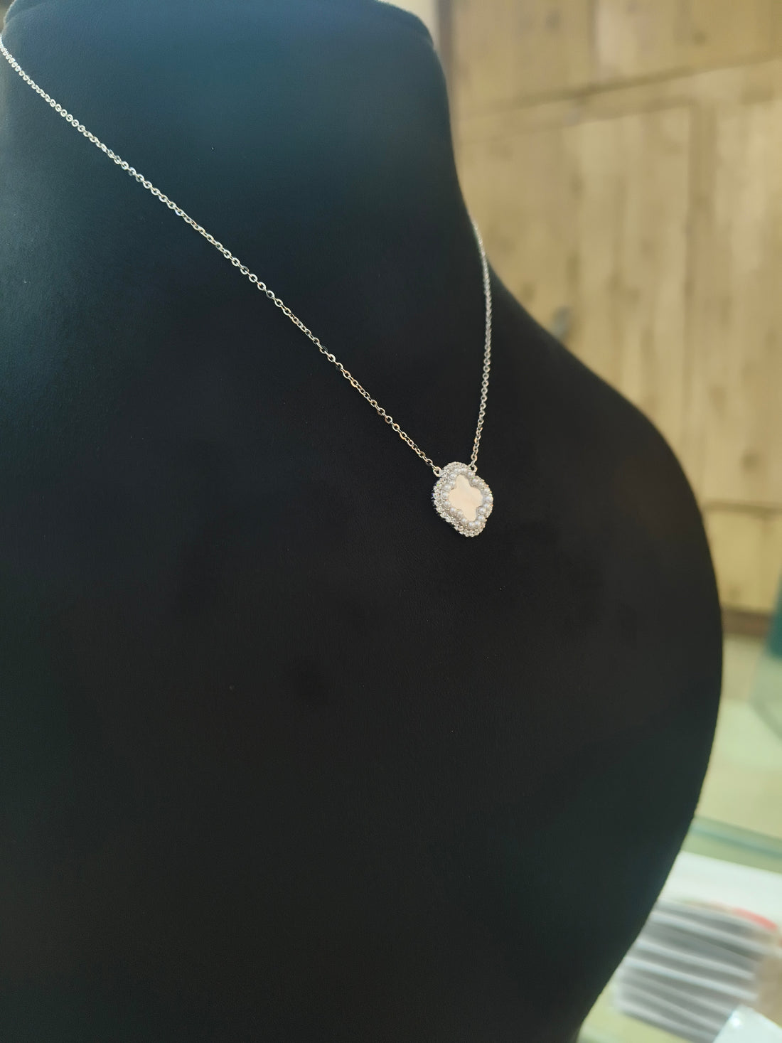 "शुद्ध चाँदी" VanCleef MOP Silver Chain Pendant
