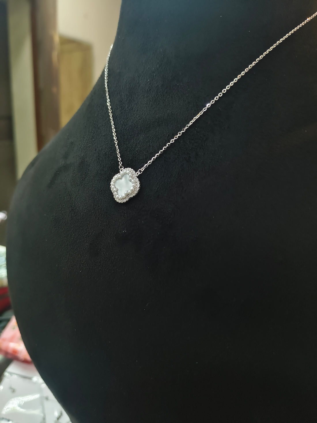 "शुद्ध चाँदी" VanCleef MOP Silver Chain Pendant