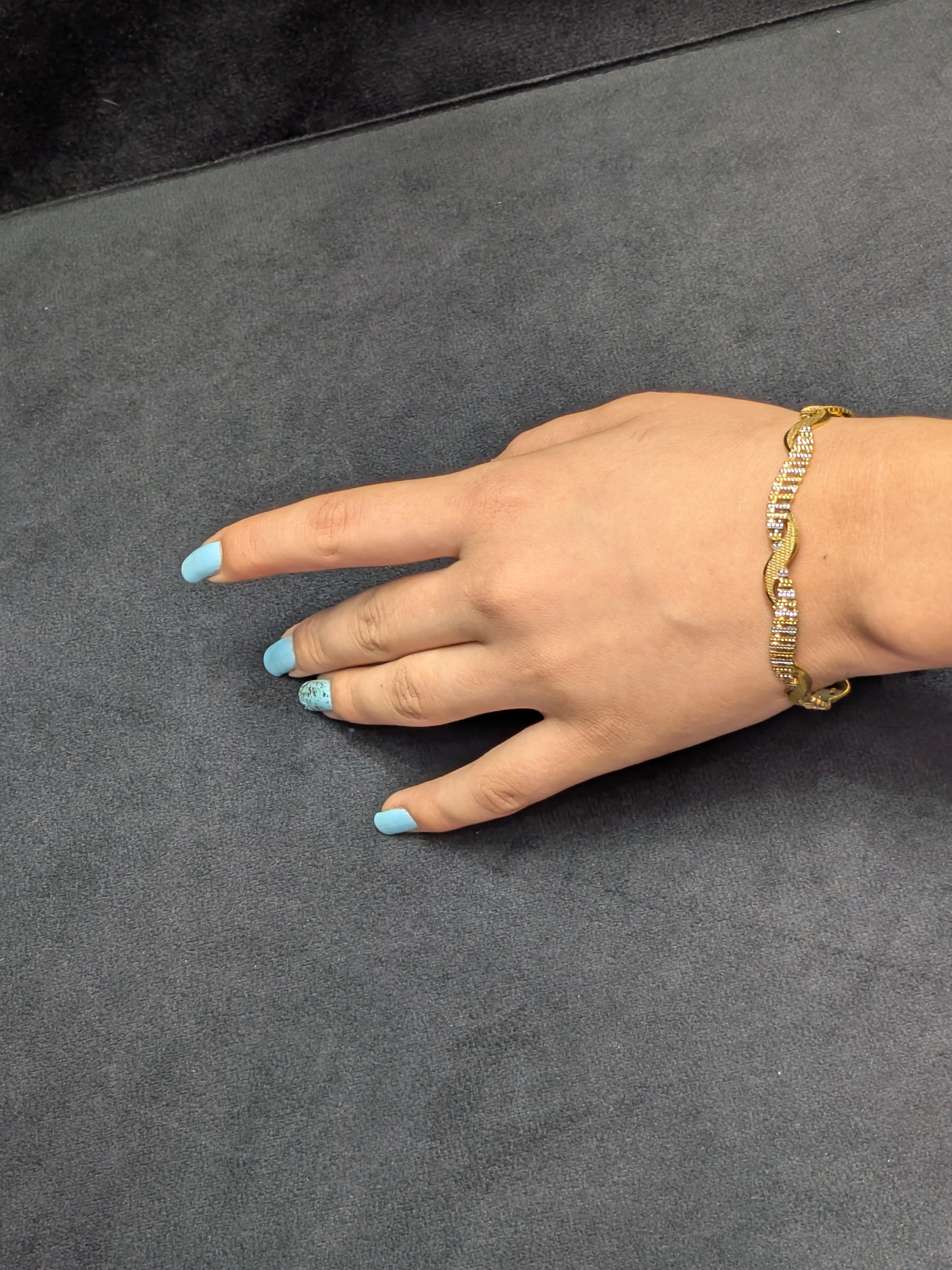 22K Gold Plated Wavy Bangle [1 Pair]