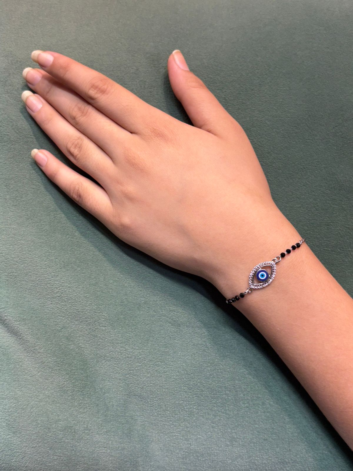 "शुद्ध चाँदी" Evil Eye Hand Mangalsutra