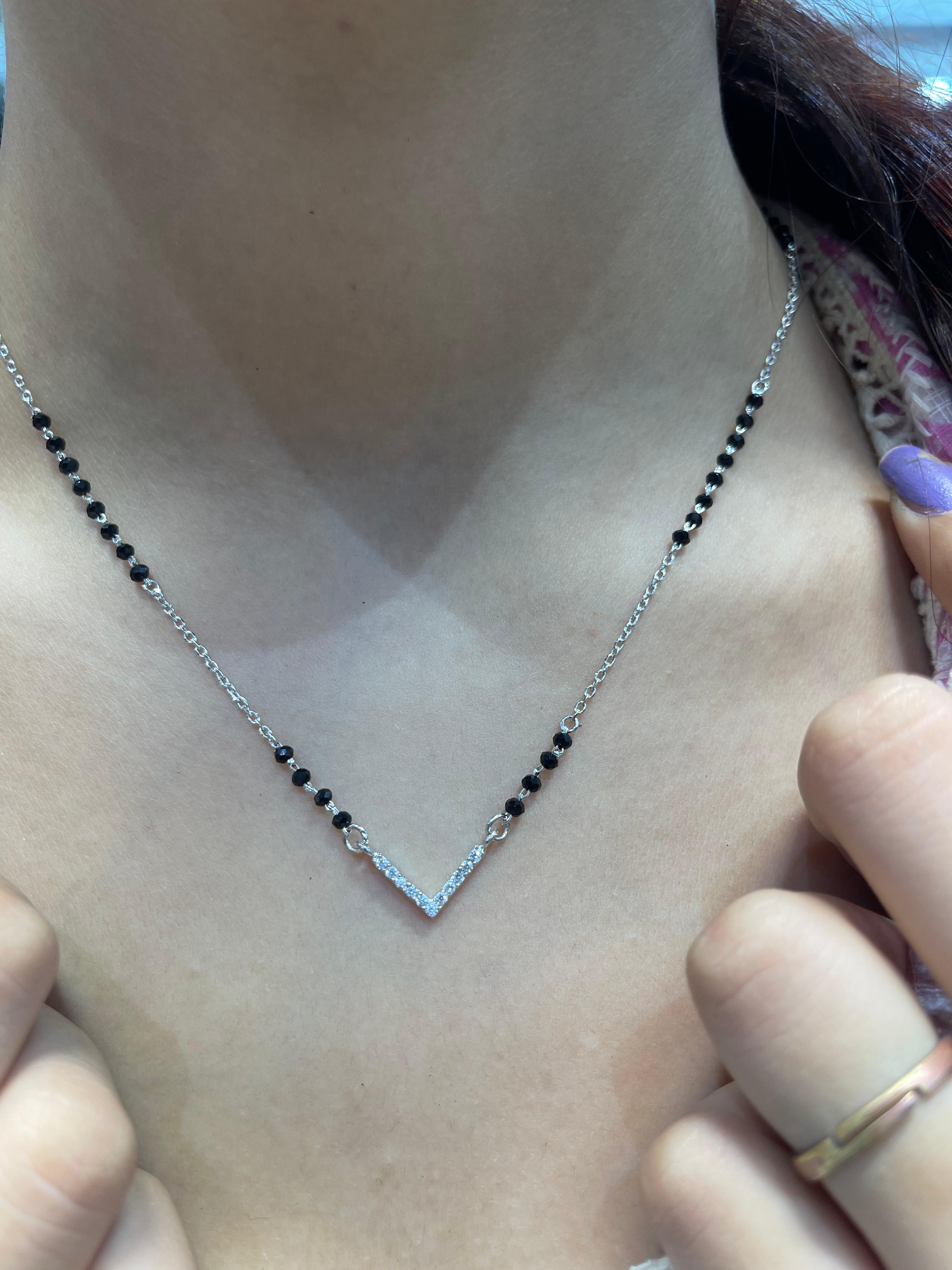 "शुद्ध चाँदी" V Shape Mangalsutra